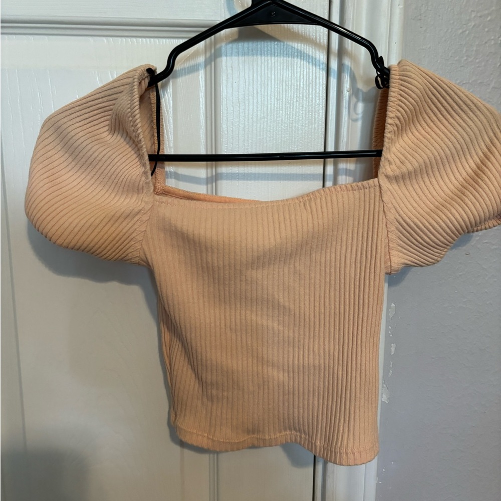 Cropped puff sleeve top